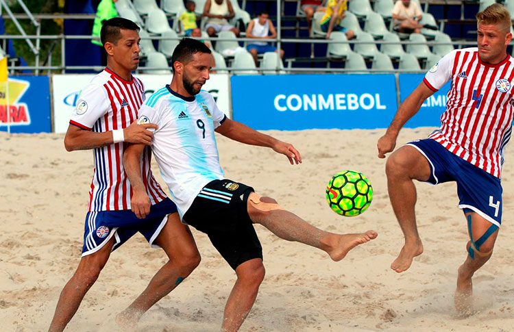 El fútbol playa entra en las etapas más calientes